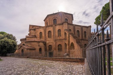Batı Avrupa 'daki erken dönem Hıristiyan Bizans sanatının en önemli örneklerinden biri olan Basilica di San Vitale, Ravenna, Emilia-Romagna, İtalya