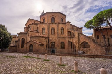 Batı Avrupa 'daki erken dönem Hıristiyan Bizans sanatının en önemli örneklerinden biri olan Basilica di San Vitale, Ravenna, Emilia-Romagna, İtalya