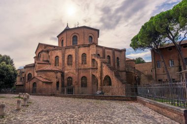 Batı Avrupa 'daki erken dönem Hıristiyan Bizans sanatının en önemli örneklerinden biri olan Basilica di San Vitale, Ravenna, Emilia-Romagna, İtalya