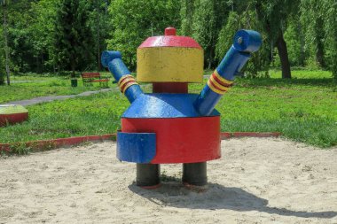 Çocukların renkli cazibesi androidin logosuna benzer.