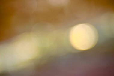 Kayadan bir fıskiyedeki suyun sönmüş hali.