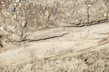 Kırık toprağın güzel dokusu yağmurdan sonra