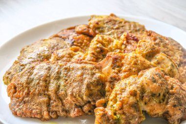 Baharatlı kızarmış tavuk pirzolası