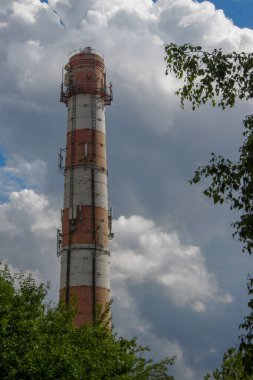 Kazan dairesinin yüksek borusu tuğladan yapılmıştır.