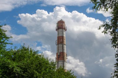 Kazan dairesinin yüksek borusu tuğladan yapılmıştır.