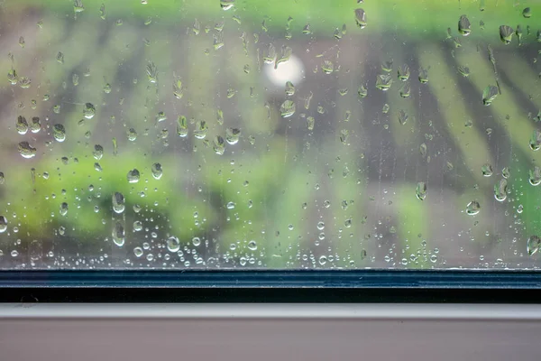 Gotas Chuva Janela Fundo Jardim — Fotografia de Stock