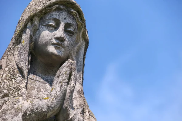 Каменная Скульптура Могиле Христианском Кладбище — стоковое фото