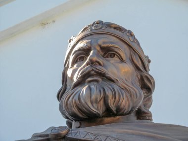 Ortodoks Kilisesi topraklarında Kral Danylo Halytsky anıtı. Ternopil, Ukrayna