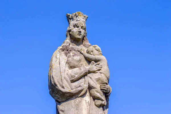 Monument Fait Pierre Par Mère Dieu Avec Jésus Dans Ses — Photo