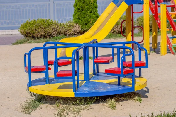 Farbenfroher Holzspielplatz Park Für Kinder — Stockfoto