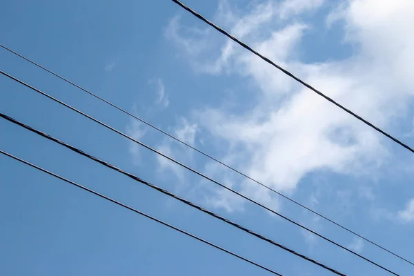 Электрические Линии Фоне Голубого Неба — стоковое фото