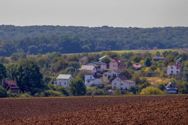 Eylül 'de kır evleri ve tarlaları