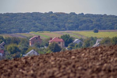 Eylül 'de kır evleri ve tarlaları