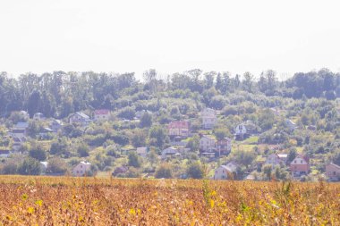 Eylül 'de kır evleri ve tarlaları