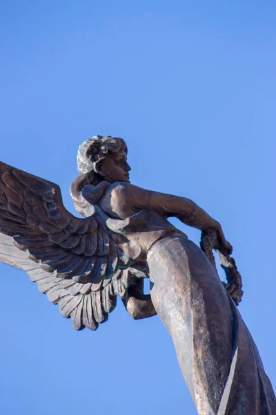 Monument Vorm Van Een Engel Met Vleugels — Stockfoto