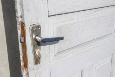 Ahşap kapıların sürgüsü