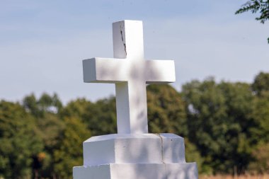 Ukrayna 'nın bağımsızlığının birinci yıldönümü şerefine beyaz beton haç dikildi