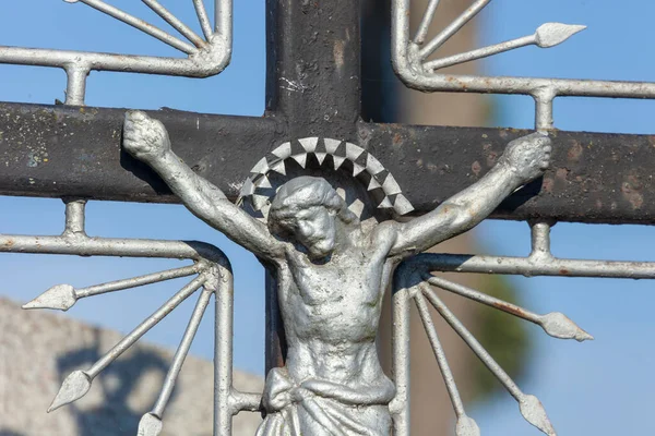 Πέτρινο Γλυπτό Του Ιησού Χριστού Στο Νεκροταφείο — Φωτογραφία Αρχείου