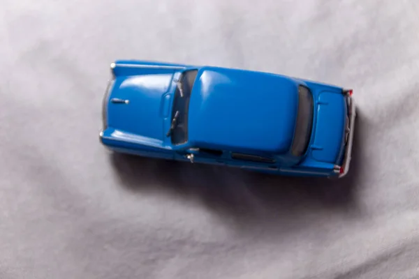 Πλαστικό Παιχνίδι Αυτοκινήτου Στη Συλλογή Στο Ράφι — Φωτογραφία Αρχείου