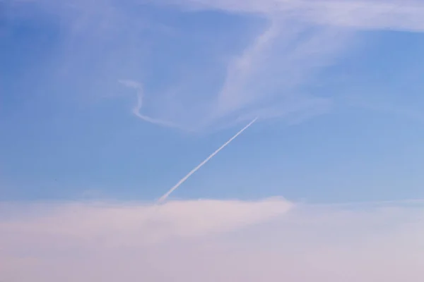 Hermoso Cielo Con Nubes Otoño Blancas Para Fondos — Foto de Stock