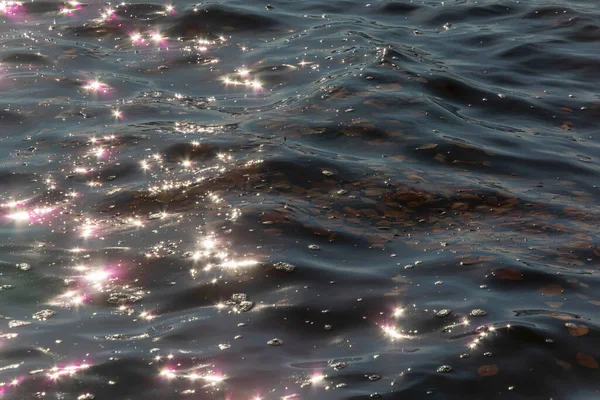 10月の池の水に美しい秋の黄色の葉 — ストック写真