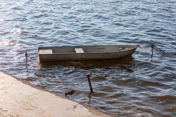 Kleines Holzboot Wasser Der Seebrücke — Stockfoto