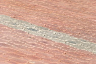 Arkaplan için renkli kaldırım taşı dokusu. Kaldırımda beton kaldırım.