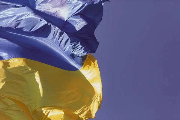 Drapeau Jaune Bleu Ukraine Sur Mât Flotte Dans Vent — Photo