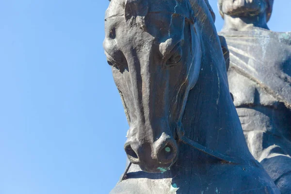Каменный Памятник Лошади Пьедестале — стоковое фото