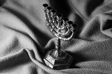 Yahudi güzel altın sarısı şamdan Hanuka, Yahudi yeni yılı ve Hamursuz Bayramı 'nı kutlamak için.