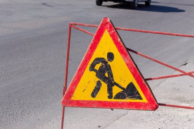 Yol tabelası tamir çalışmaları başladı.