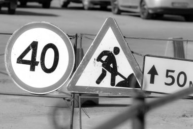 Yol tabelası tamir çalışmaları başladı.