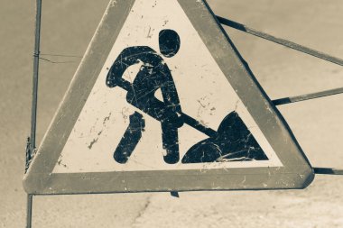 Yol tabelası tamir çalışmaları başladı.