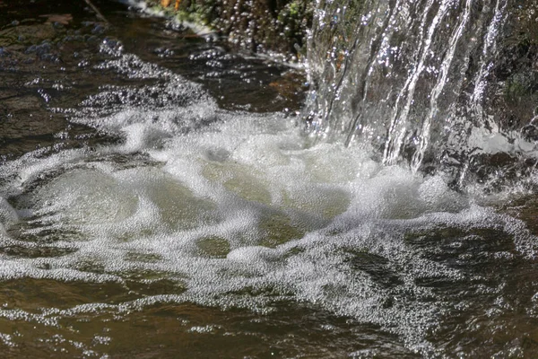 Fluxo Tempestuoso Água Corrente Rio Parque — Fotografia de Stock