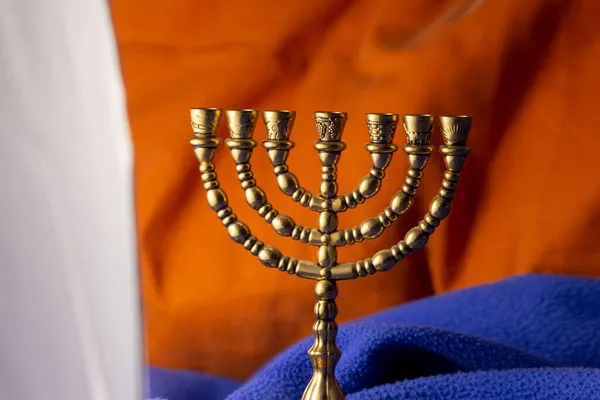 Еврейский Ритуальный Золотой Подсвечник Празднования Хануки Еврейского Нового Года Пасхи — стоковое фото