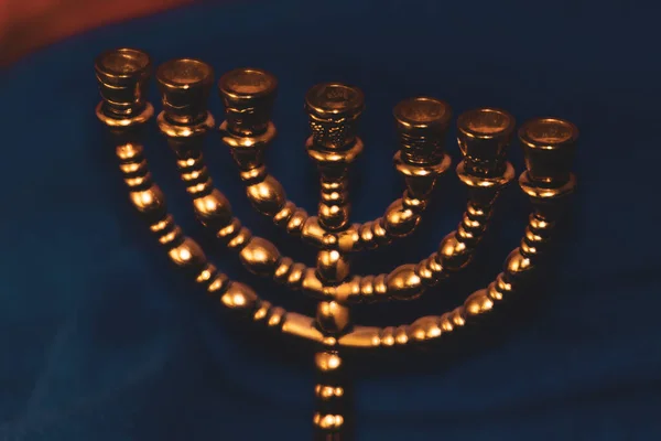 Židovský Zlatý Sedmisvícen Pro Čtení Tóry Písma Svatého — Stock fotografie