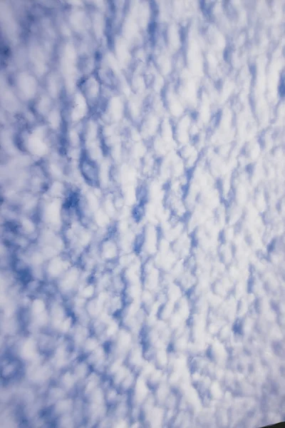 Herbstblauer Himmel Und Weiße Wolken — Stockfoto