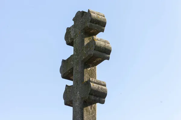 Croix Chrétienne Sur Tombe Dans Cimetière — Photo