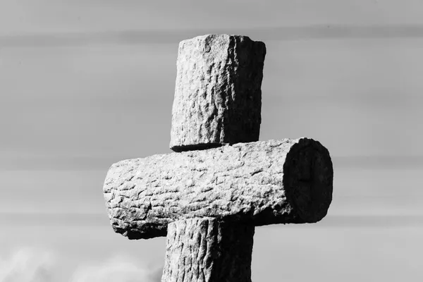 Cruz Cristiana Sobre Tumba Cementerio —  Fotos de Stock