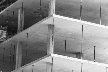 Gelecekteki konut binasının beton döşemeleri