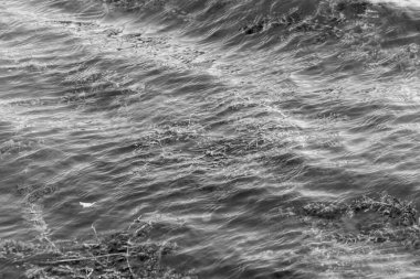 Göldeki bir fırtına sırasında dalgaların dokusu