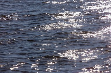 Göldeki bir fırtına sırasında dalgaların dokusu