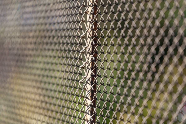 Textur Vaggad Metall Eller Syntetiskt Nät Staketet För Bakgrunder — Stockfoto