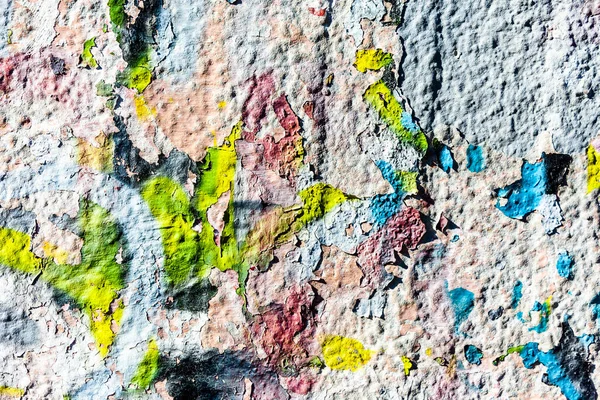 コンクリートの壁に古い割れた塗料 — ストック写真