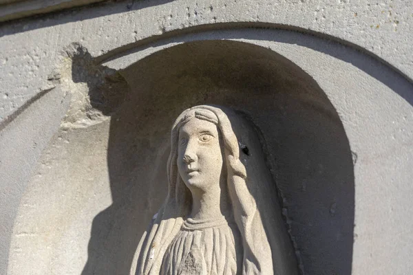 Sculpture Monument Mère Dieu Dans Cimetière — Photo