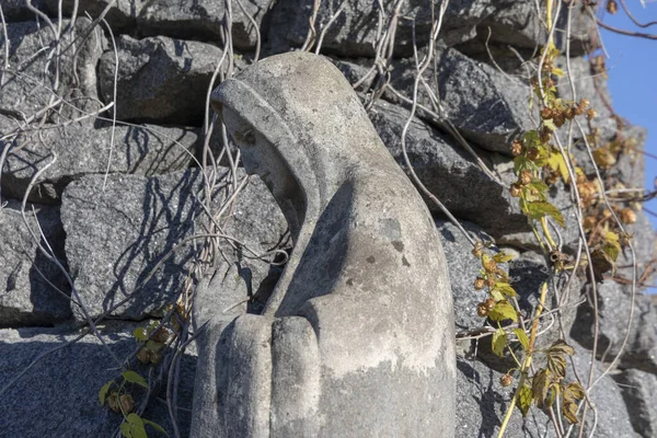 Scultura Monumento Alla Madre Dio Nel Cimitero — Foto Stock