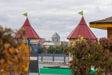 Ukrayna Katolik Kilisesi 'nin çatısında Hıristiyan haçı