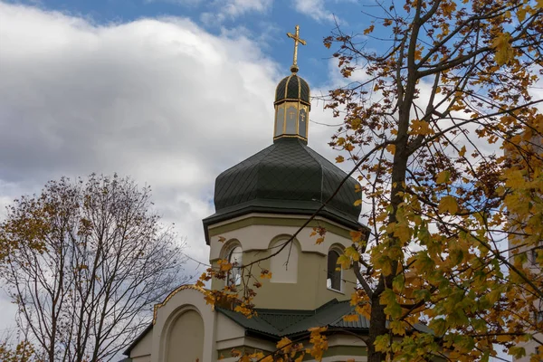 Christliches Kreuz Auf Dem Dach Der Griechisch Katholischen Kirche Der — Stockfoto