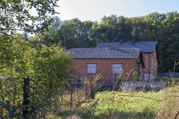 Uma Velha Casa Abandonada Onde Ninguém Vive — Fotografia de Stock