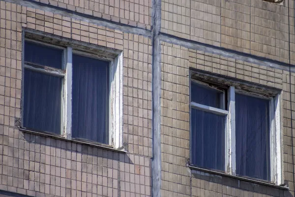 Okna Sovětského Domu Prostoru Pro Spaní — Stock fotografie